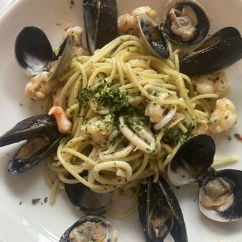 Oliver's Osteria - SPAGHETTI ALLO SCOGLIO, white wine sauce recommended - Italian Near Me - Laguna Beach, California