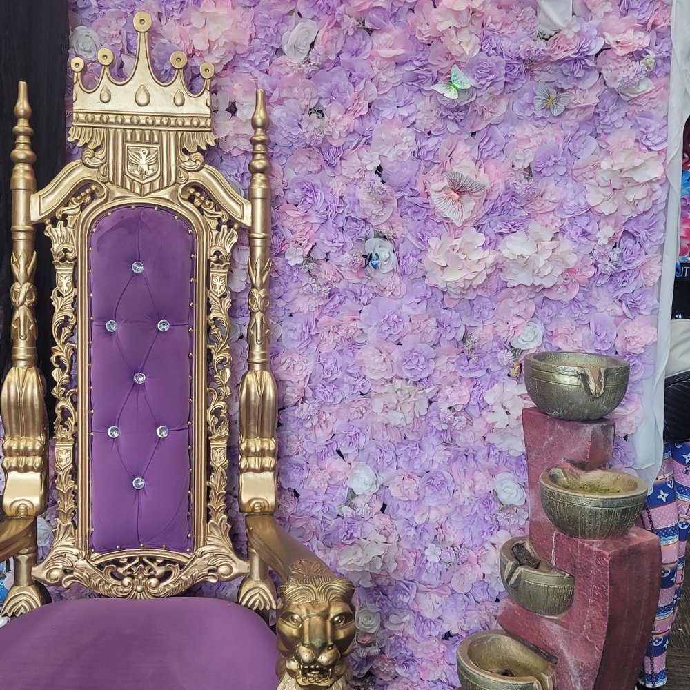 Glamor Beauty Supply - Chair as you walk in, you can use to take pics. - Cosmetics & Beauty Supply Near Me - Oakland, California Glamor Beauty Supply - Chair as you walk in, you can use to take pics. - Cosmetics & Beauty Supply Near Me - Oakland, California