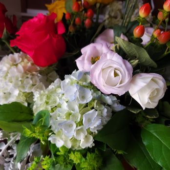 Floral Expressions - Florists Near Me - Janesville, Wisconsin Floral Expressions - Florists Near Me - Janesville, Wisconsin