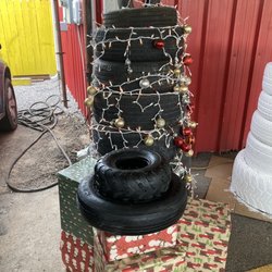 Medina’s Tire & Mechanic Shop - Merry Tire Xmas!