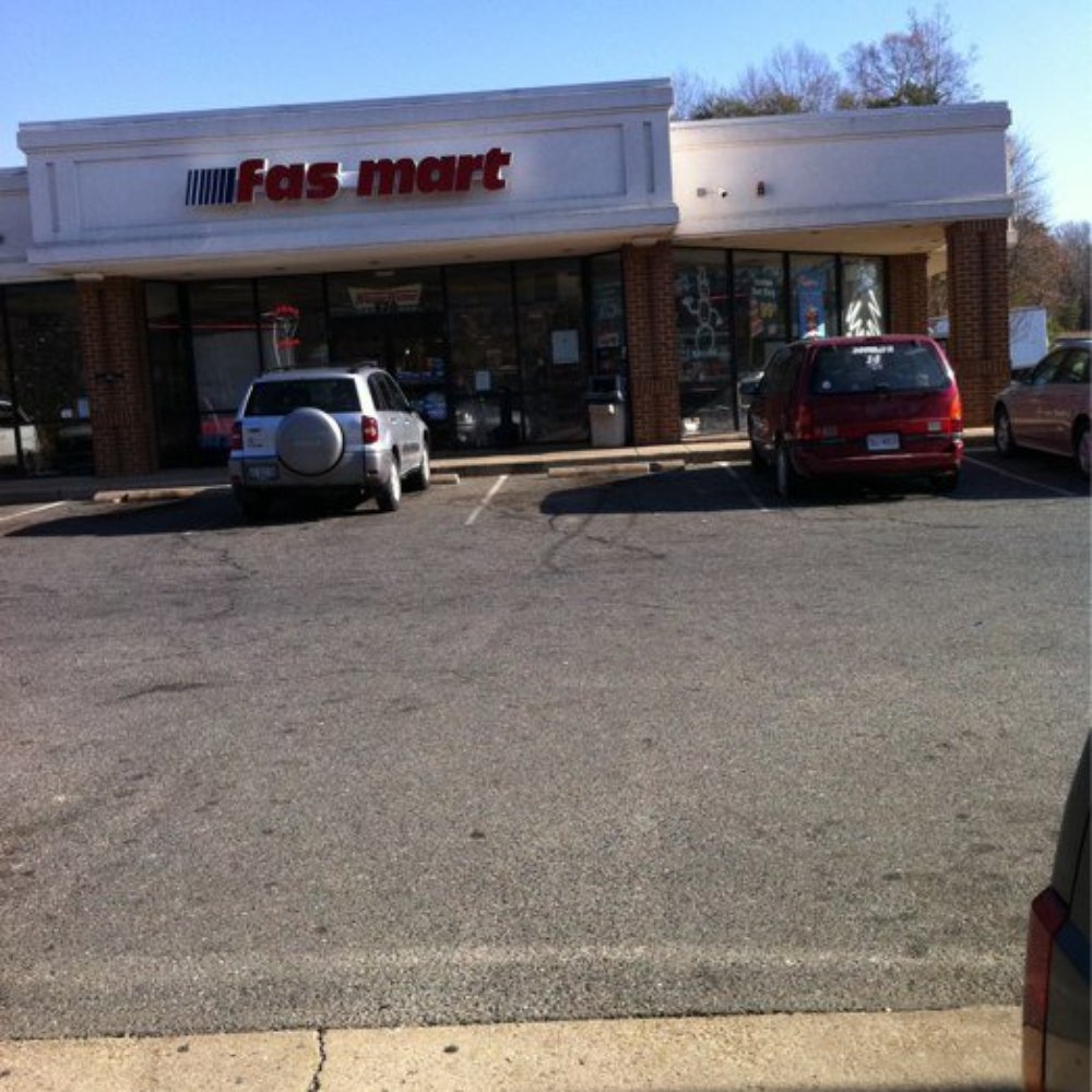 Fas Mart/Valero - Loading up on cheap Valero gas. - Gas Stations Near Me - Fredericksburg, Virginia