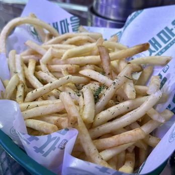 New Village Gastro Pub - Fries - Korean Near Me - Northbrook, Illinois