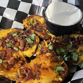 Mattingly's Sports Bar & Grill - American Near Me - Florissant, Missouri