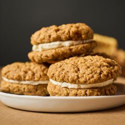 Righteous ‘Que - Homemade Oatmeal Creme Pies