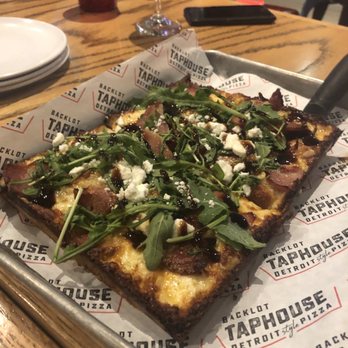 Backlot Taphouse - Uptown pizza - Beer Bar Near Me - Omaha, Nebraska