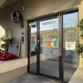 Hogan’s Irish Pub - Front door - Irish Pub Near Me - Cocoa, Florida