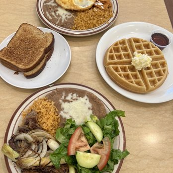 CJ’s Cafe - Carne Asada con Ensalada Waffle Chilaquiles con Huevos - Mexican Near Me - Los Angeles, California CJ’s Cafe - Carne Asada con Ensalada Waffle Chilaquiles con Huevos - Mexican Near Me - Los Angeles, California