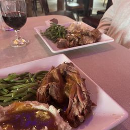 Pot roast with mashed potatoes and green beans. Delicious! Pot roast with mashed potatoes and green beans. Delicious!