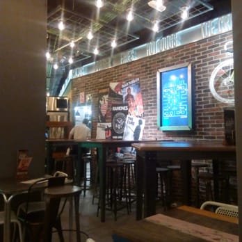 The Good Burger - Interior del local. - American Near Me - Zaragoza, Z