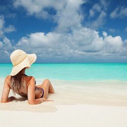 Jaclyn's Esthetic Suite - Get waxed so you can Relax! Jaclyn's holistic approach to waxing makes for a luxurious experience!