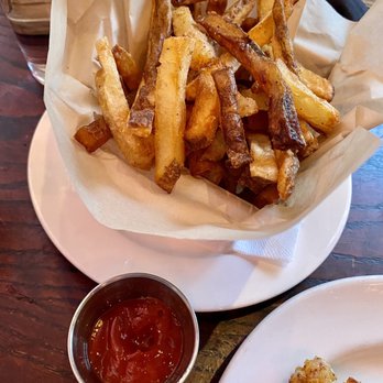 Marlow's Tavern - Fries - New American Near Me - Woodstock, Georgia