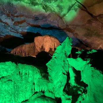 Howe Caverns - Cave - Tours Near Me - Howes Cave, New York
