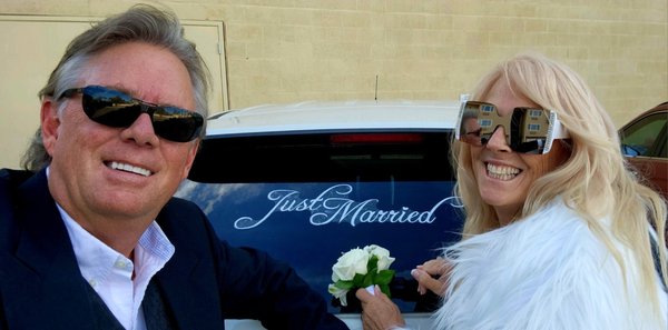 The Viva Las Vegas Wedding Chapel by null