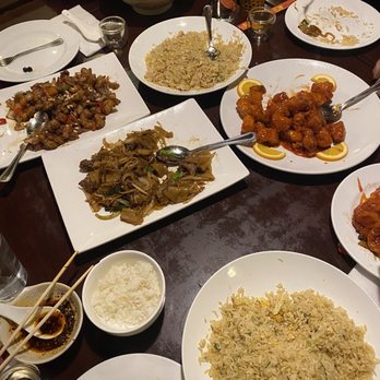 U & Tea - Chicken fried rice, egg fried rice , g Tso chicken, kwe tiaw, beef braised soup, spicy chicken  All was always good so yummi - Chinese Near Me - Bethlehem, Pennsylvania