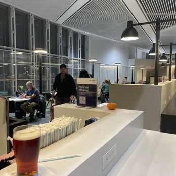 United Club - Airport Lounges Near Me - Newark, New Jersey United Club - Airport Lounges Near Me - Newark, New Jersey