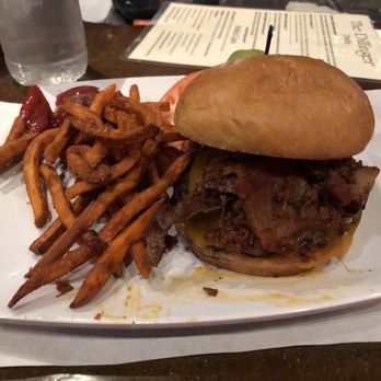 The Dillinger - Okay now the main item!!! This burger has cheese, veggies, beef patty and BRISKET!!!! Oh so yummy. - Bars Near Me - Boulder City, Nevada