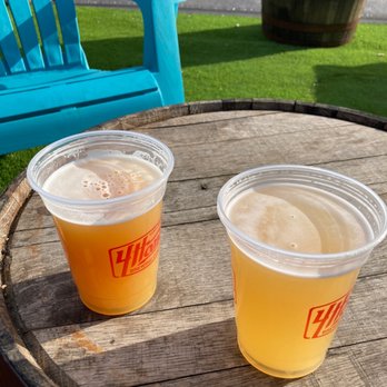 4 Hands Brewing - Left: War Hammer, Right: Ripple - Breweries Near Me - Saint Louis, Missouri