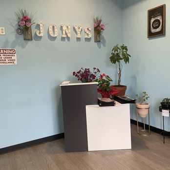 Jony's Breakfast & Lunch Restaurant - Entrance - Breakfast & Brunch Near Me - Tukwila, Washington