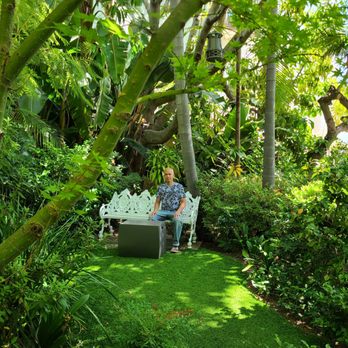 Sunset Marquis - Lush garden - Hotels Near Me - West Hollywood, California