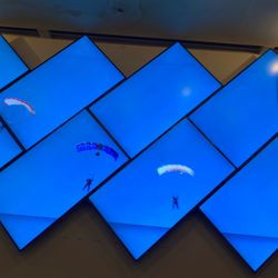 PFS Bourse Theater - Screen above staircase