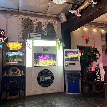 Horse Trailer Hideout - Arcade games - Cocktail Bars Near Me - Las Vegas, Nevada Horse Trailer Hideout - Arcade games - Cocktail Bars Near Me - Las Vegas, Nevada