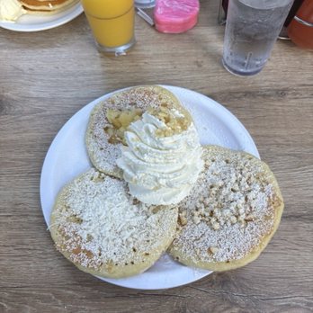Eggs 'n Things Ko Olina - Hawaiian Whipped Cream Pancake Sampler - American Near Me - Kapolei, Hawaii