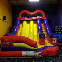Pump It Up - Lake Forest - Arena B - 3 lane slide