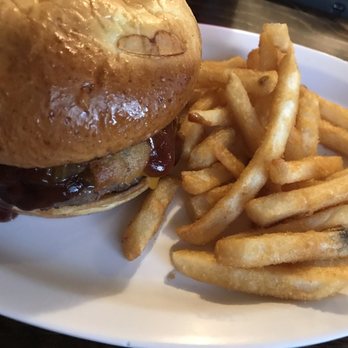 Silver Dollar Chuck Wagon - Bbq bacon burger - New American Near Me - Topock, Arizona Silver Dollar Chuck Wagon - Bbq bacon burger - New American Near Me - Topock, Arizona