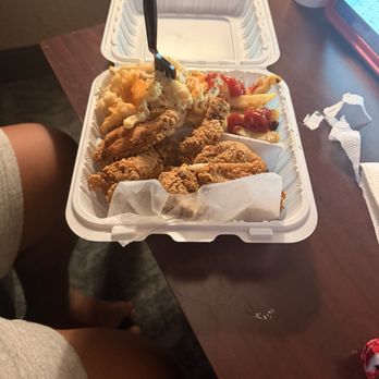 Next Phaze Cafe - Next Phaze Wing Platter - Cafes Near Me - Baltimore, Maryland