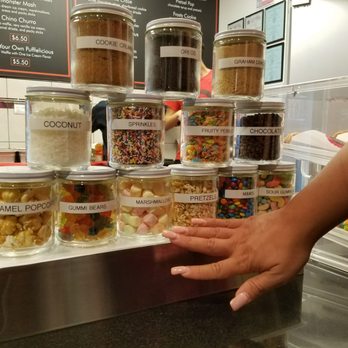 Red Circle Ice Cream - Circle the wagons - Desserts Near Me - Houston, Texas