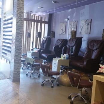 Broadway Nail Spa - This place is so stinkin cute!  And there is wine! - Makeup Artists Near Me - Baltimore, Maryland