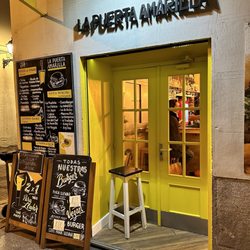 La Puerta Amarilla - Outside