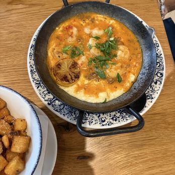 Tupelo Honey Southern Kitchen & Bar - Shrimp and grits - New American Near Me - Greenville, South Carolina Tupelo Honey Southern Kitchen & Bar - Shrimp and grits - New American Near Me - Greenville, South Carolina