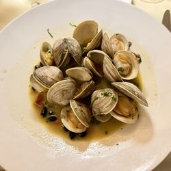 Metuchen Inn - Steamed Clams