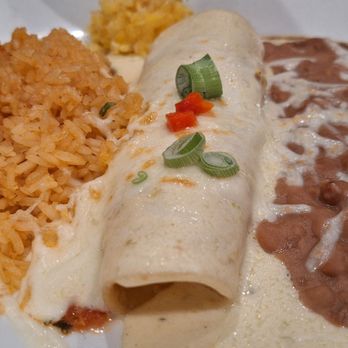 El Torito - There are the 3 main items in this combination platter bookending rice and beans. - Mexican Near Me - Hawthorne, California El Torito - There are the 3 main items in this combination platter bookending rice and beans. - Mexican Near Me - Hawthorne, California