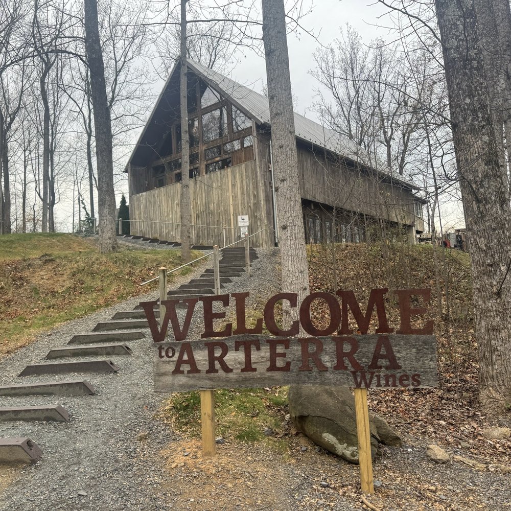 Arterra Wines - Wineries Near Me - Delaplane, Virginia
