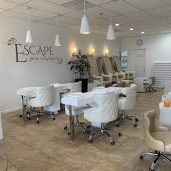 Maxwell Nails Salon