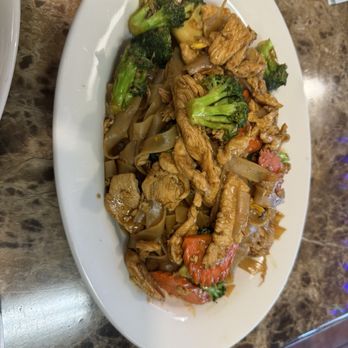 Sila Thai Kitchen - Chicken pad see ewe - Noodles Near Me - Lehi, Utah