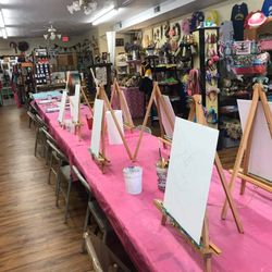 Moe’s on Main - Craft class set up