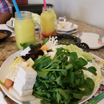 J's Mini Hot Pot - Yum.veggie plate and mango drinks - Chinese Near Me - Duluth, Georgia