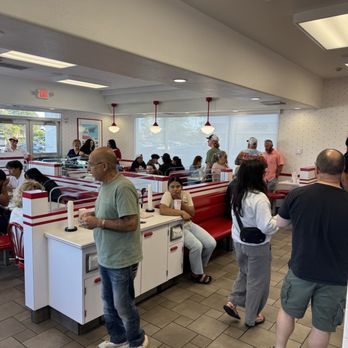 In-N-Out Burger - Burgers Near Me - Lemon Grove, California