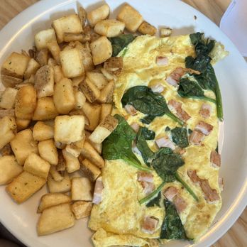 The Big Biscuit - spinach and turkey omelette - Breakfast & Brunch Near Me - Prairie Village, Kansas