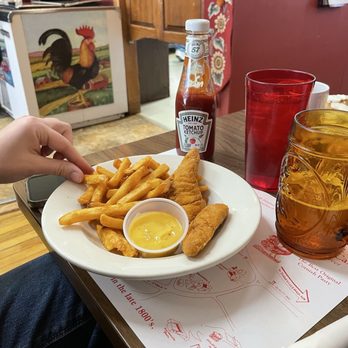 Red Rooster Cafe - Breakfast & Brunch Near Me - Mineral Point, Wisconsin