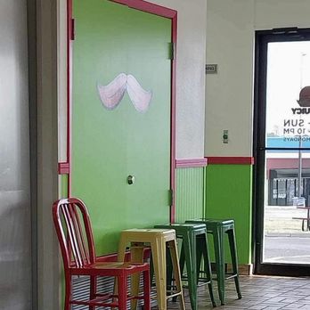 Mr Juicy - Inside - Burgers Near Me - San Antonio, Texas