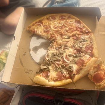 Sinbad Restaurant - 16" pizza - Pizza Near Me - Ocean City, Maryland