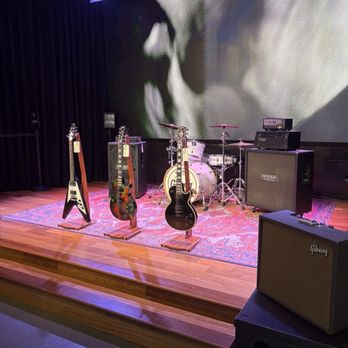 The Gibson Garage - Guitar Stores Near Me - Nashville, Tennessee