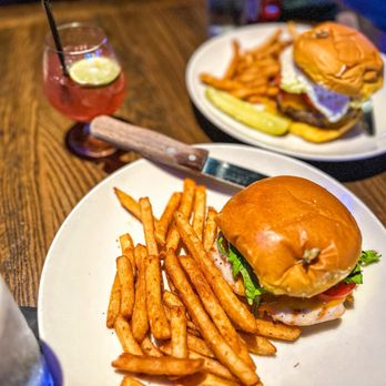 On The Kirb - Sports Bars Near Me - Houston, Texas On The Kirb - Sports Bars Near Me - Houston, Texas