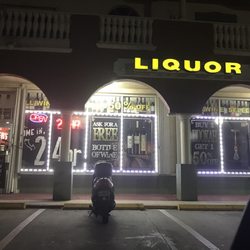 Clark and Ramon Liquor Store