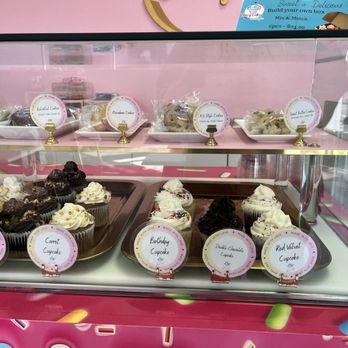 Fancy Cakes Boutique - Cup cakes - Custom Cakes Near Me - Lake Alfred, Florida Fancy Cakes Boutique - Cup cakes - Custom Cakes Near Me - Lake Alfred, Florida