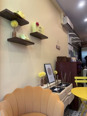 Benji's Buns by null